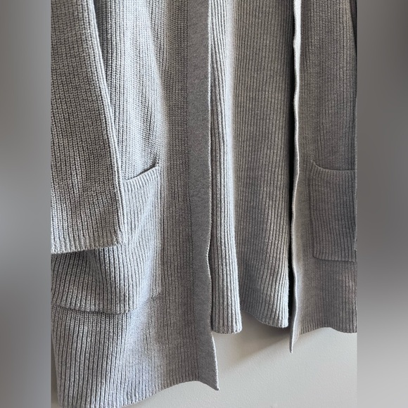 3/$25 ✨ Old Navy cardigan - Picture 3 of 3